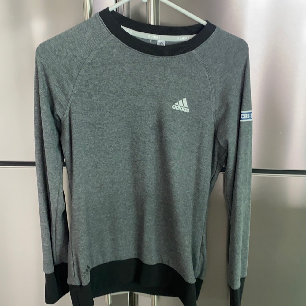 Super soft adidas thin sweatshirt